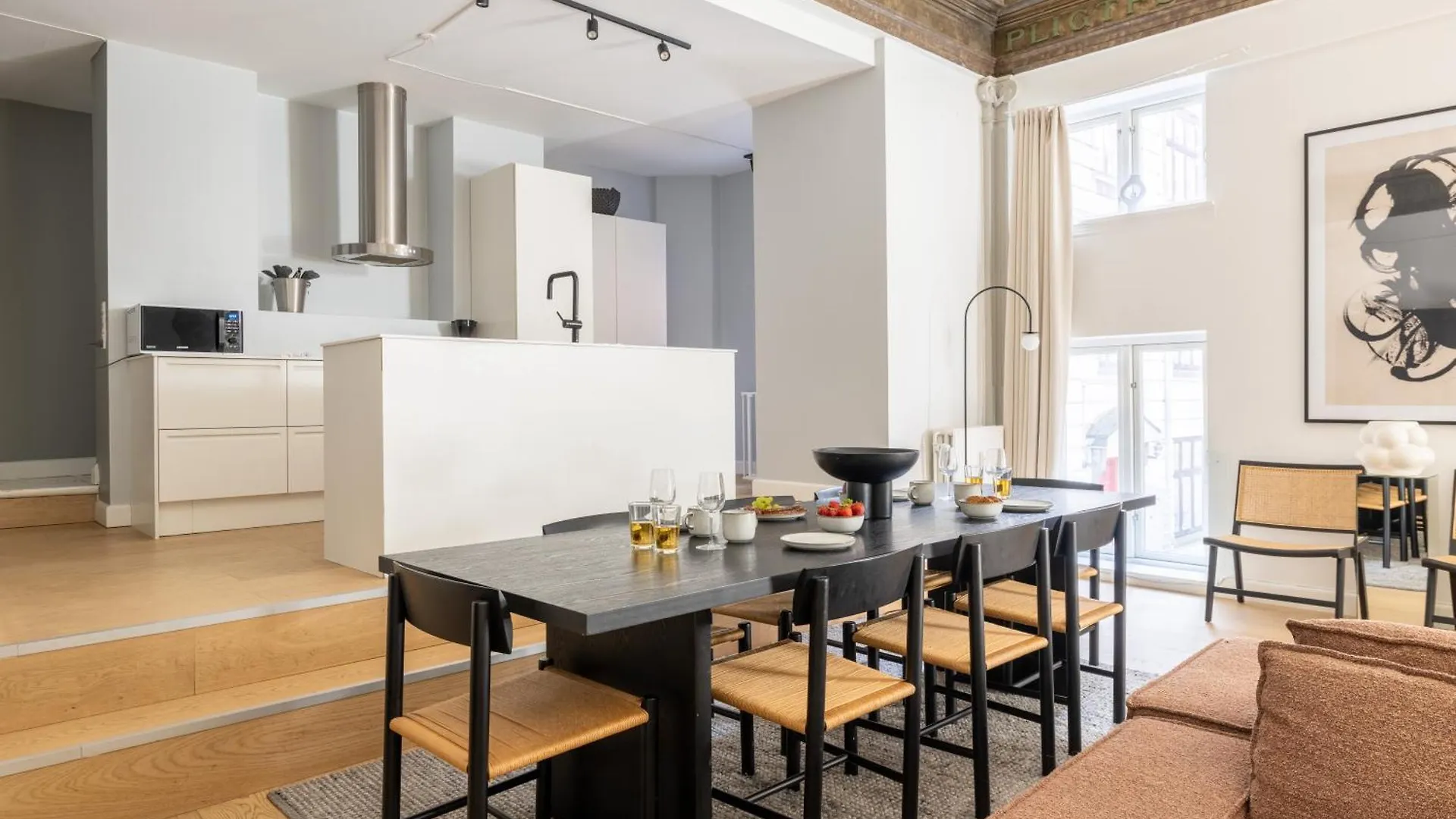 Unique 3 Bedroom Apartment In Vibrant Frederiksberg Kodaň