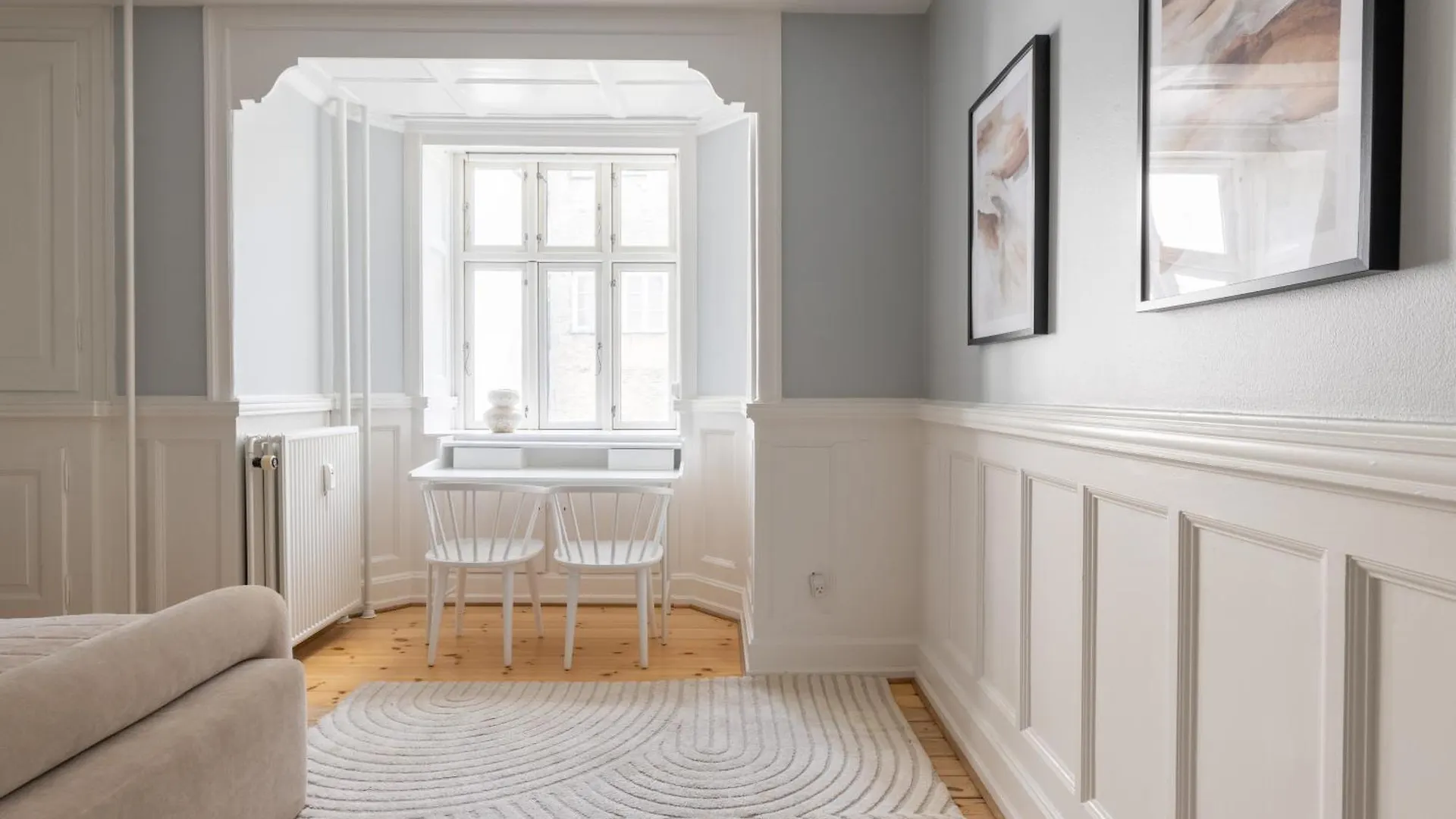 Unique 3 Bedroom Apartment In Vibrant Frederiksberg Kodaň